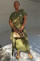Thumbnail for caption_Model is 5ft6” and wears size L