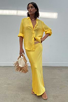 Thumbnail for caption_Model is 5ft8” and wears UK size 8/ US 4
