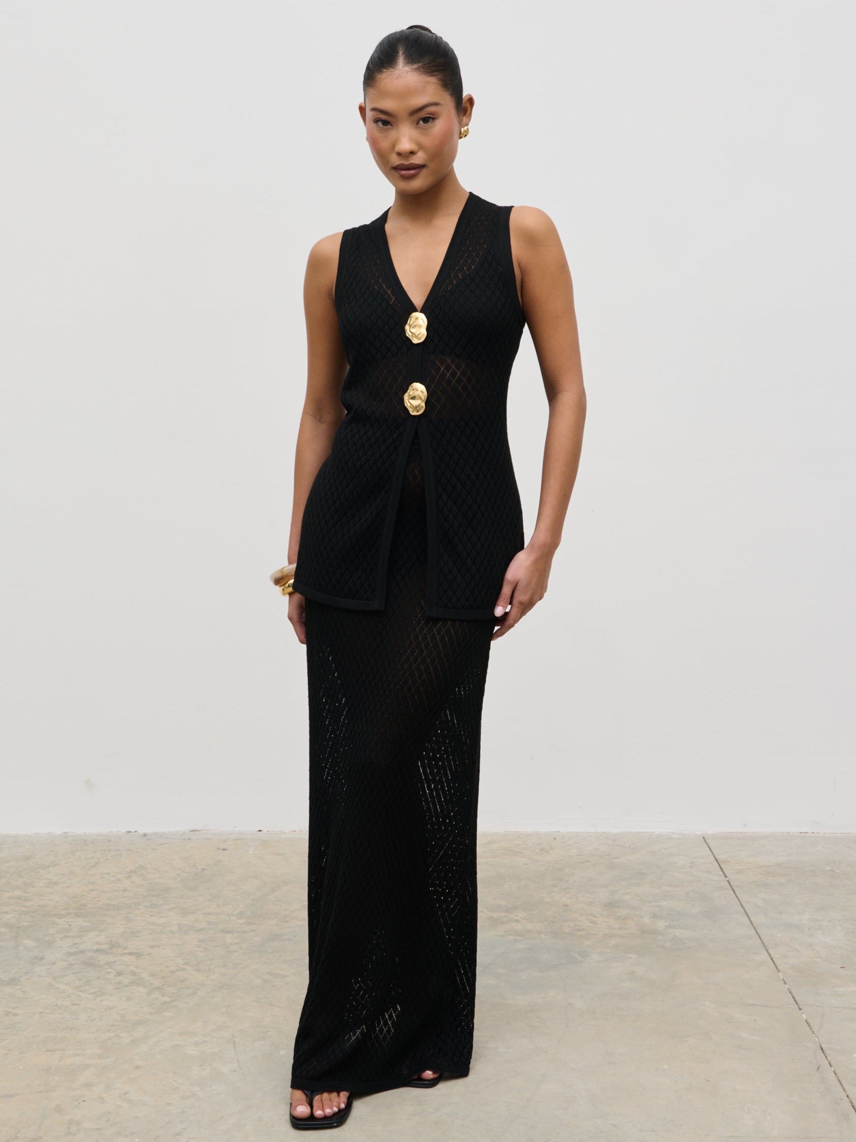 Elle Is 5'3" & Wears Size UK XS