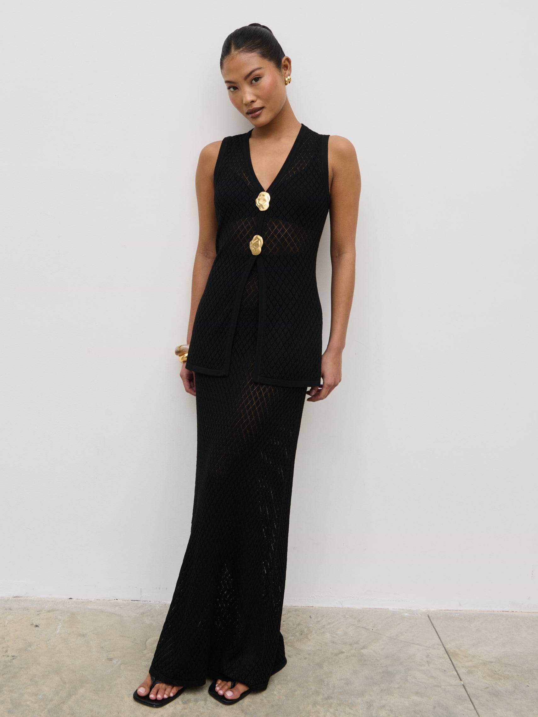 Elle Is 5'3" & Wears Size UK XS