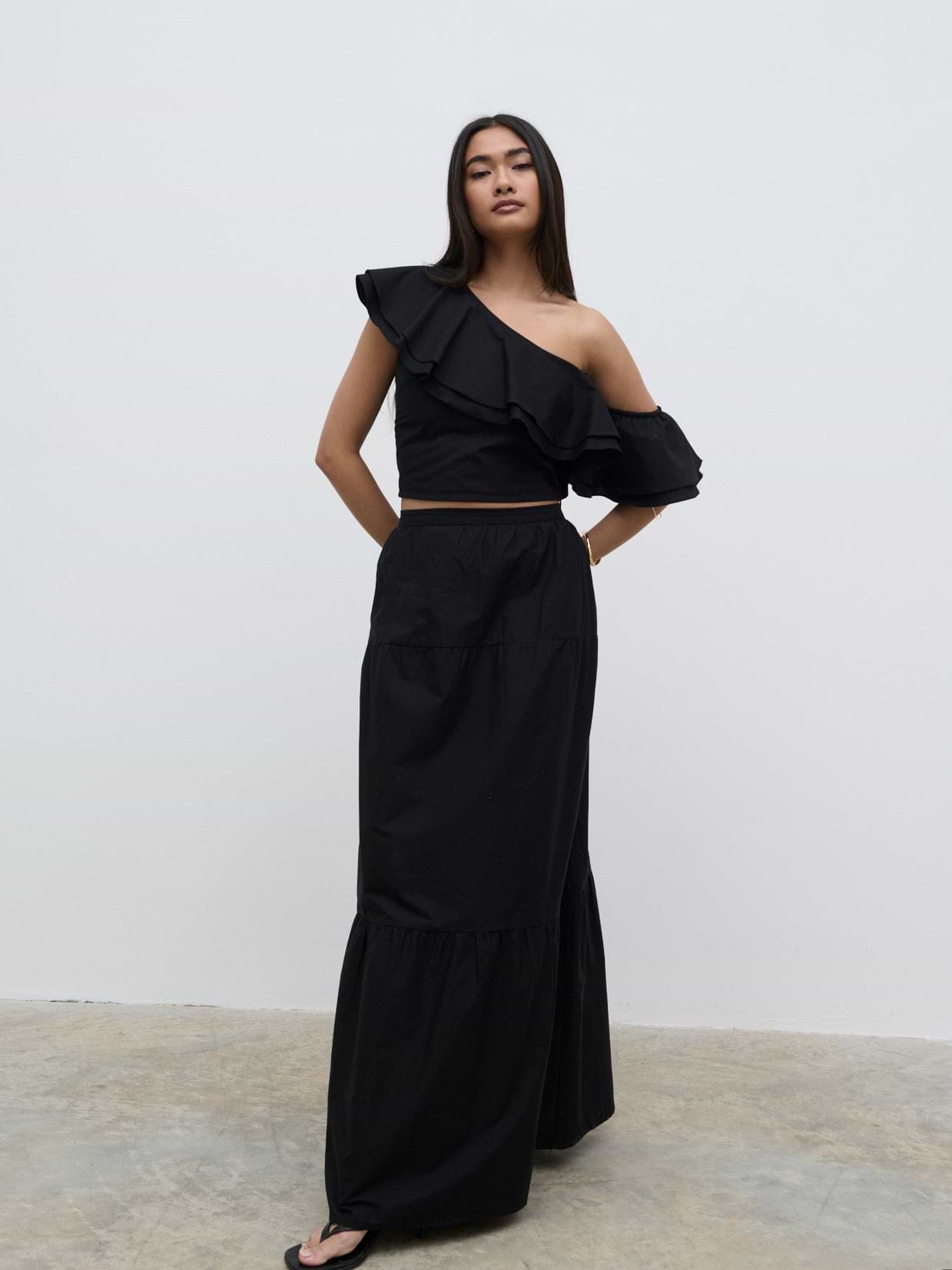 Sol Ruffle Cropped Top - Black